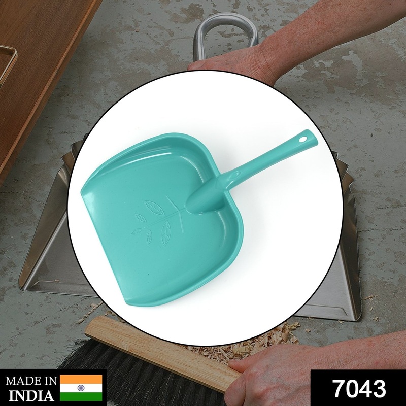 7043 Cleaning Dustpan Used While Cleaning And Dusting Of Dirty Surfaces.