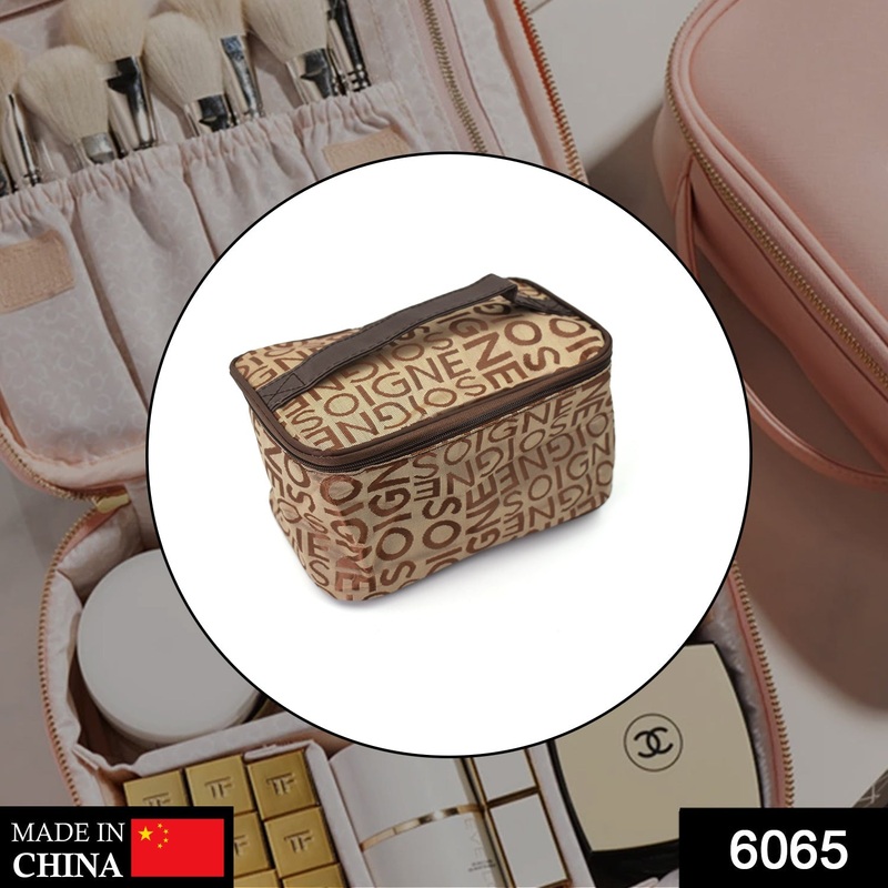 6065 Portable Makeup Bag widely used by womens for storing their makeup equipments and all while travelling and moving.