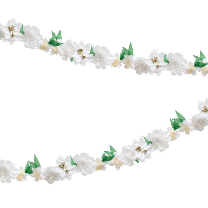 WHITE BLOSSOM FLORAL GARLAND