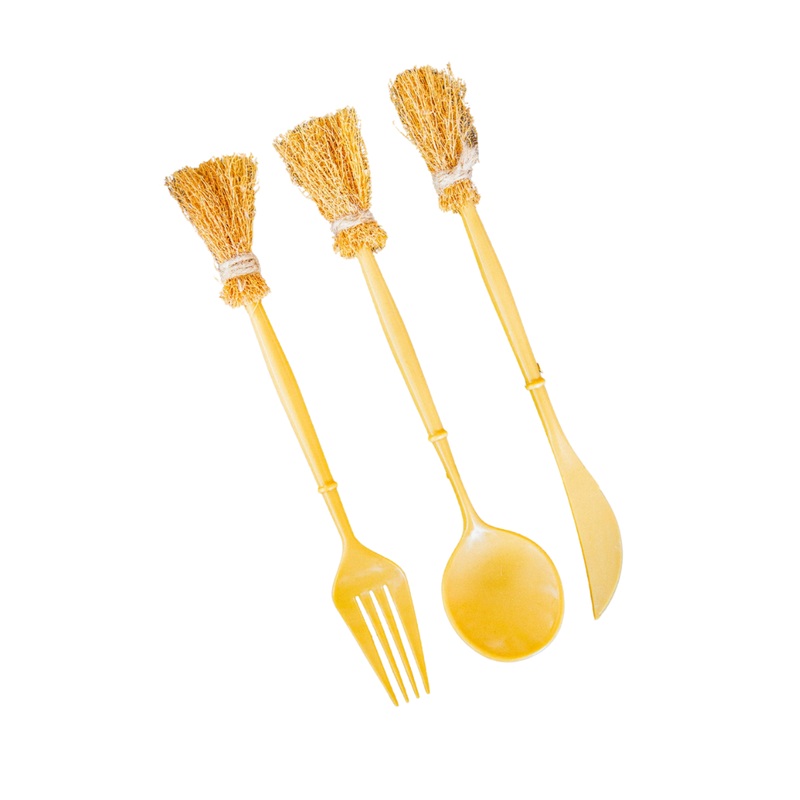 WITCH’S BROOM HALLOWEEN CUTLERY SET