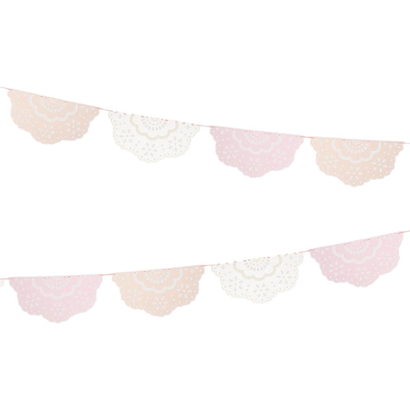 BRODERIE ANGLAISE LACE MULTI PENNANT GARLAND