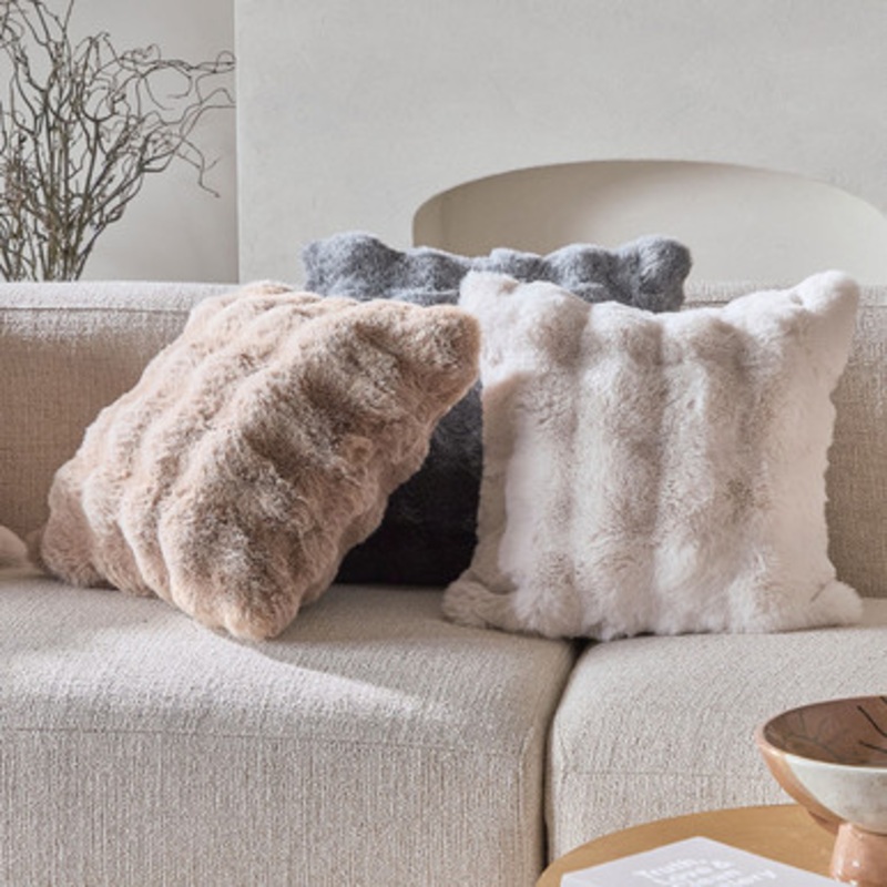 Prague Faux Fur Square Cushion [MUSSPRAGUC24_SQ]