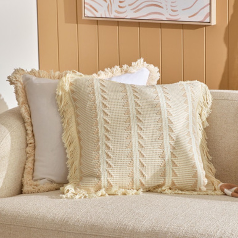 Ayla Jacquard Tassel Cushion [HABLAYLA25]