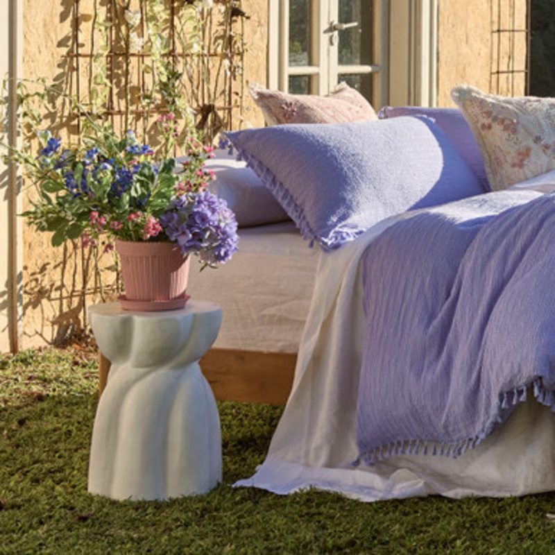 Ceto White Side Table [HABLCETST24A]