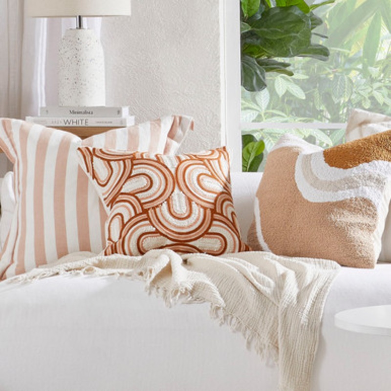 Ziggy Embroidered Cushion [HABLZIGGC23]