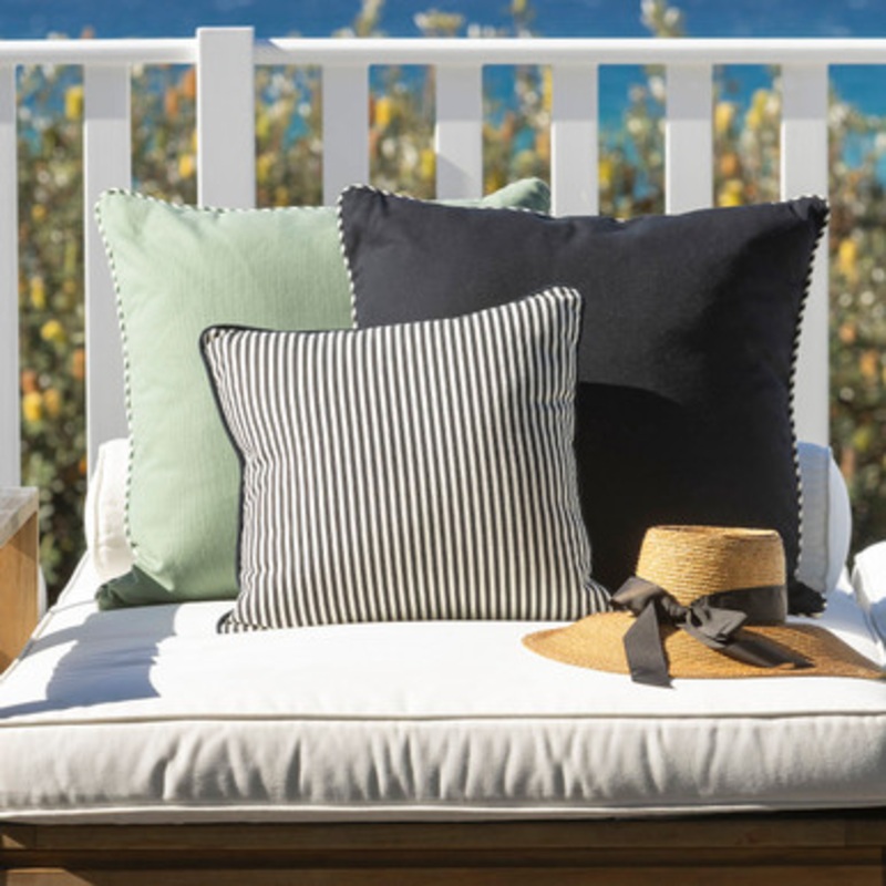 Zona Outdoor Large Square Plain Cushion [HABLZONAP18B]