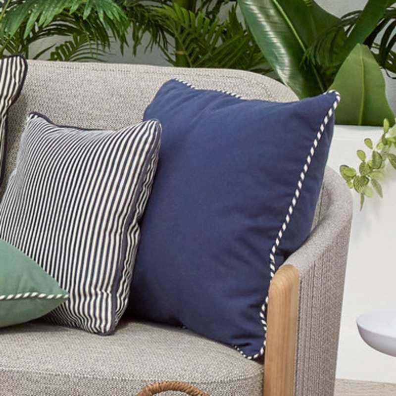 Zona Plain Navy Blue Outdoor Cushion [HABLZONAP18BDIS]